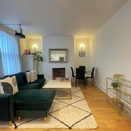 Queen Bedroom In Maida Vale Londra Dış mekan fotoğraf